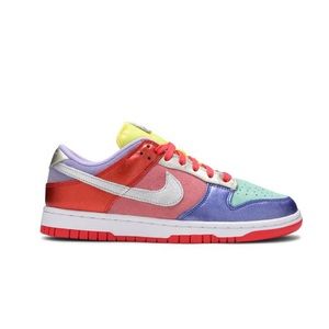 Dunk low sunset pulse size 7.5womens could fit a women8 as well PRICE NEGOTIABLE